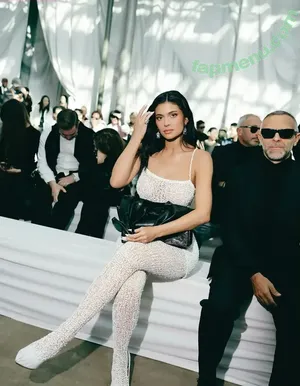 Kylie Jenner / KylieJenner / kyliejenner.2 nude photo #3095