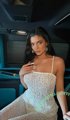 Kylie Jenner / KylieJenner / kyliejenner.2 nude photo #3096