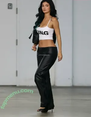 Kylie Jenner / KylieJenner / kyliejenner.2 nude photo #3113