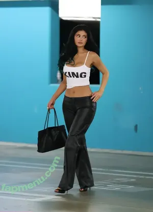Kylie Jenner / KylieJenner / kyliejenner.2 nude photo #3121