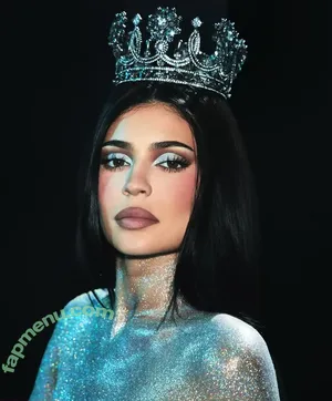 Kylie Jenner / KylieJenner / kyliejenner.2 nude photo #3133