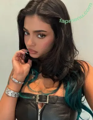 Kylie Jenner / KylieJenner / kyliejenner.2 nude photo #3153