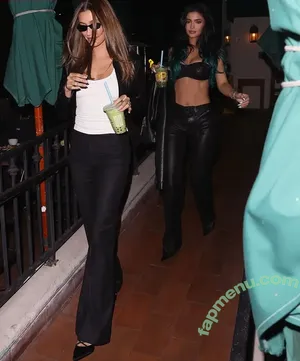 Kylie Jenner / KylieJenner / kyliejenner.2 nude photo #3161