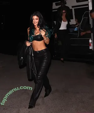 Kylie Jenner / KylieJenner / kyliejenner.2 nude photo #3164