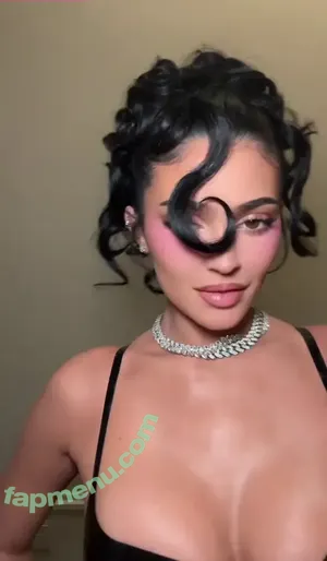 Kylie Jenner / KylieJenner / kyliejenner.2 nude photo #3197