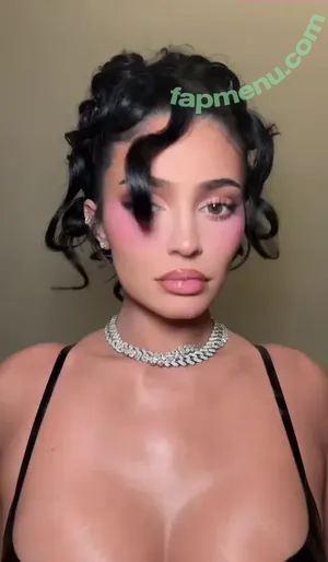 Kylie Jenner / KylieJenner / kyliejenner.2 nude photo #3198