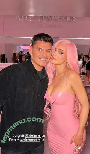Kylie Jenner / KylieJenner / kyliejenner.2 nude photo #3206