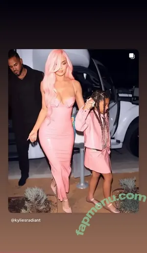 Kylie Jenner / KylieJenner / kyliejenner.2 nude photo #3207