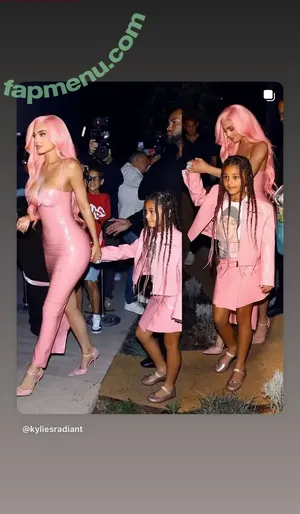 Kylie Jenner / KylieJenner / kyliejenner.2 nude photo #3208