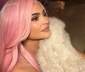 Kylie Jenner / KylieJenner / kyliejenner.2 nude photo #3221