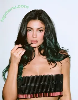Kylie Jenner / KylieJenner / kyliejenner.2 nude photo #3246