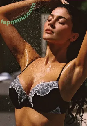 Kylie Jenner / KylieJenner / kyliejenner.2 nude photo #3276