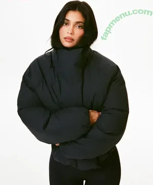 Kylie Jenner / KylieJenner / kyliejenner.2 nude photo #3299