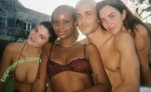 Kylie Jenner / KylieJenner / kyliejenner.2 nude photo #3323