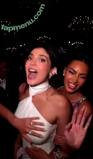 Kylie Jenner / KylieJenner / kyliejenner.2 nude photo #3348