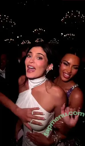 Kylie Jenner / KylieJenner / kyliejenner.2 nude photo #3349