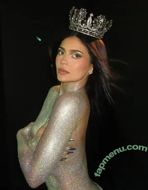 Kylie Jenner / KylieJenner / kyliejenner.2 nude photo #3387
