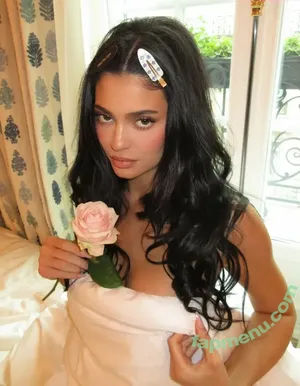 Kylie Jenner / KylieJenner / kyliejenner.2 nude photo #3392