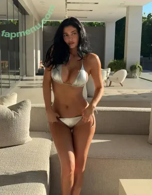 Kylie Jenner / KylieJenner / kyliejenner.2 nude photo #3402
