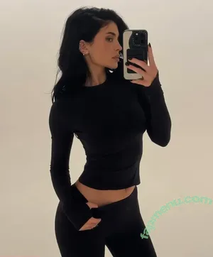 Kylie Jenner / KylieJenner / kyliejenner.2 nude photo #3418
