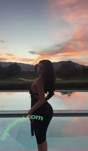Kylie Jenner / KylieJenner / kyliejenner.2 nude photo #3421