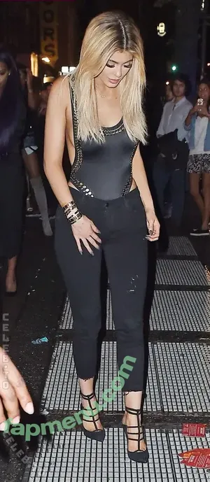 Kylie Jenner / kyliejenner / kyliejenner.2 nude photo #3530