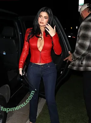 Kylie Jenner / kyliejenner / kyliejenner.2 nude photo #3553
