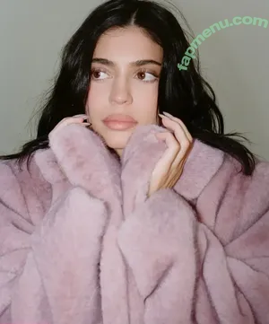 Kylie Jenner / kyliejenner / kyliejenner.2 nude photo #3592