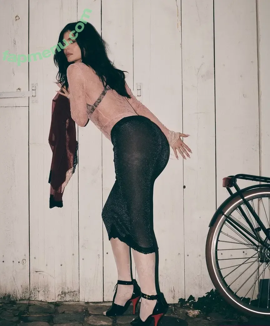 Kylie Jenner nude photo #3057 (KylieJenner / kyliejenner.2)