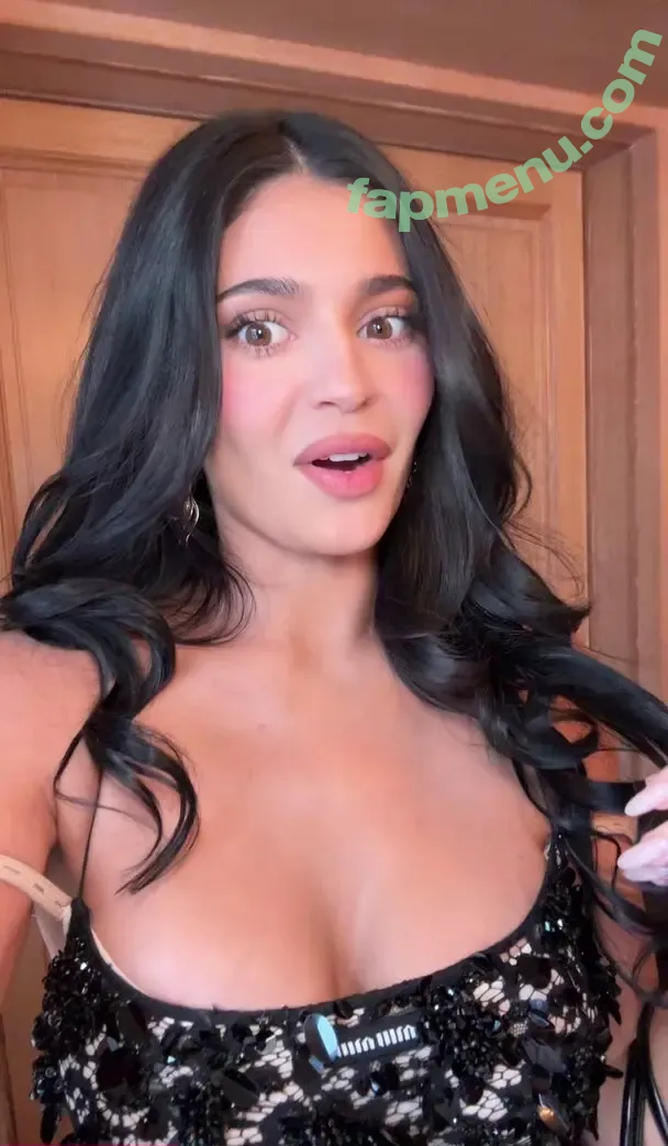 Kylie Jenner nude photo #3067 (KylieJenner / kyliejenner.2)