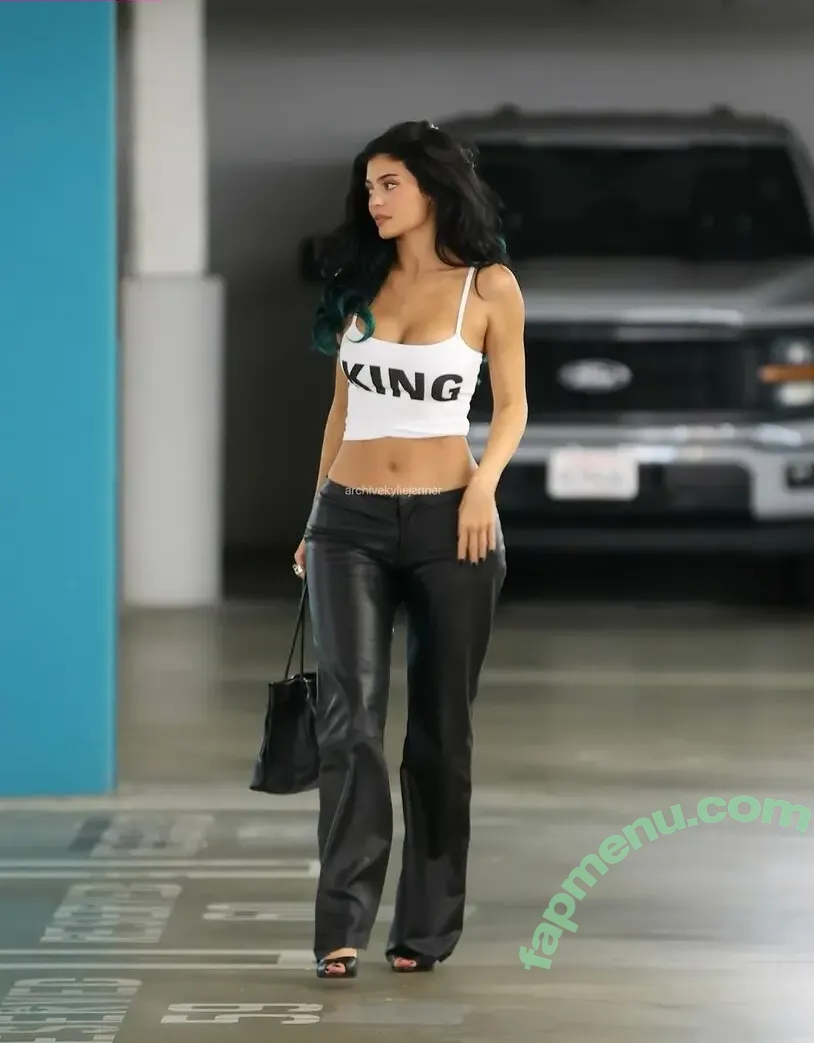 Kylie Jenner nude photo #3114 (KylieJenner / kyliejenner.2)