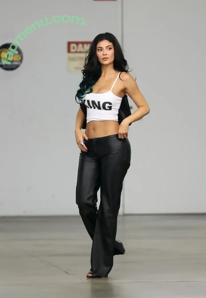 Kylie Jenner nude photo #3130 (KylieJenner / kyliejenner.2)