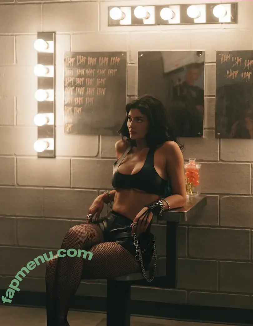 Kylie Jenner nude photo #3136 (KylieJenner / kyliejenner.2)