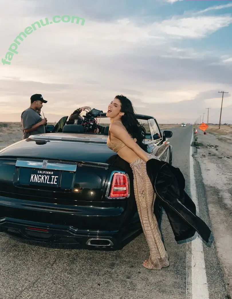 Kylie Jenner nude photo #3138 (KylieJenner / kyliejenner.2)
