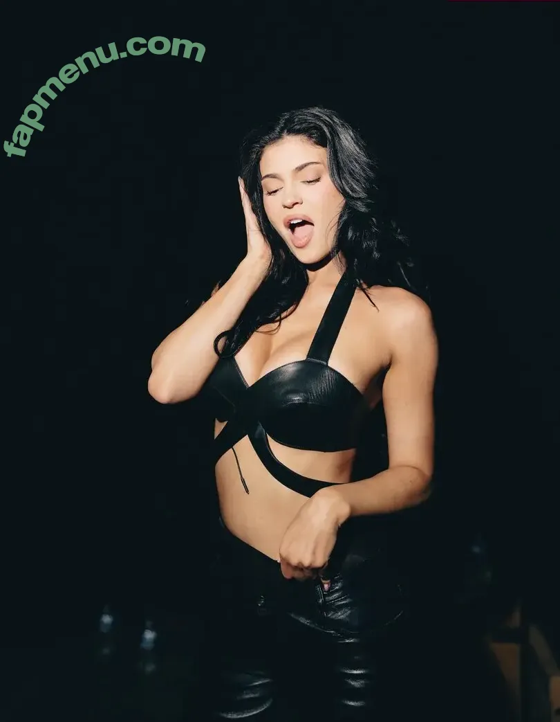 Kylie Jenner nude photo #3139 (KylieJenner / kyliejenner.2)