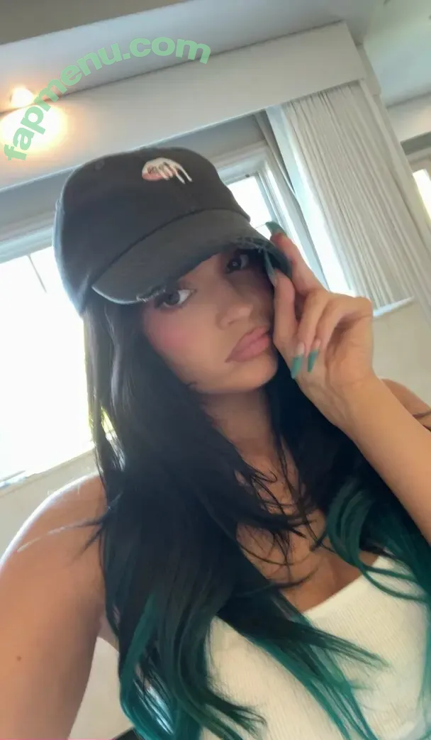 Kylie Jenner nude photo #3144 (KylieJenner / kyliejenner.2)