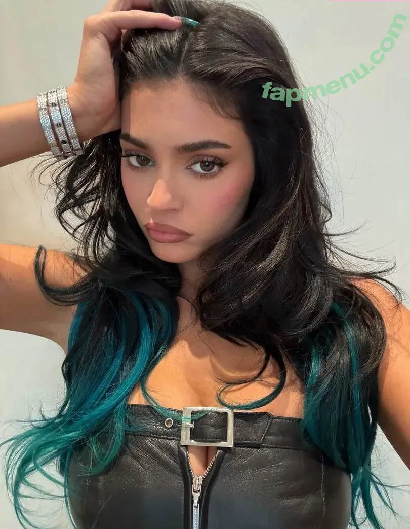 Kylie Jenner nude photo #3152 (KylieJenner / kyliejenner.2)