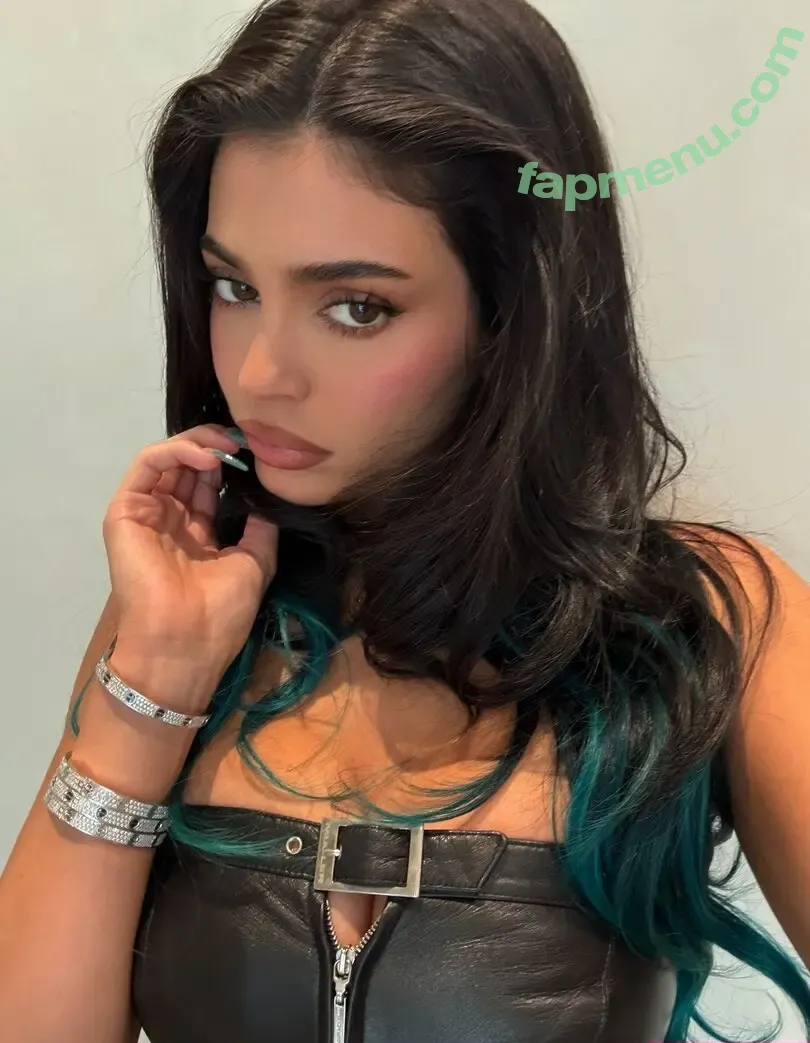 Kylie Jenner nude photo #3153 (KylieJenner / kyliejenner.2)