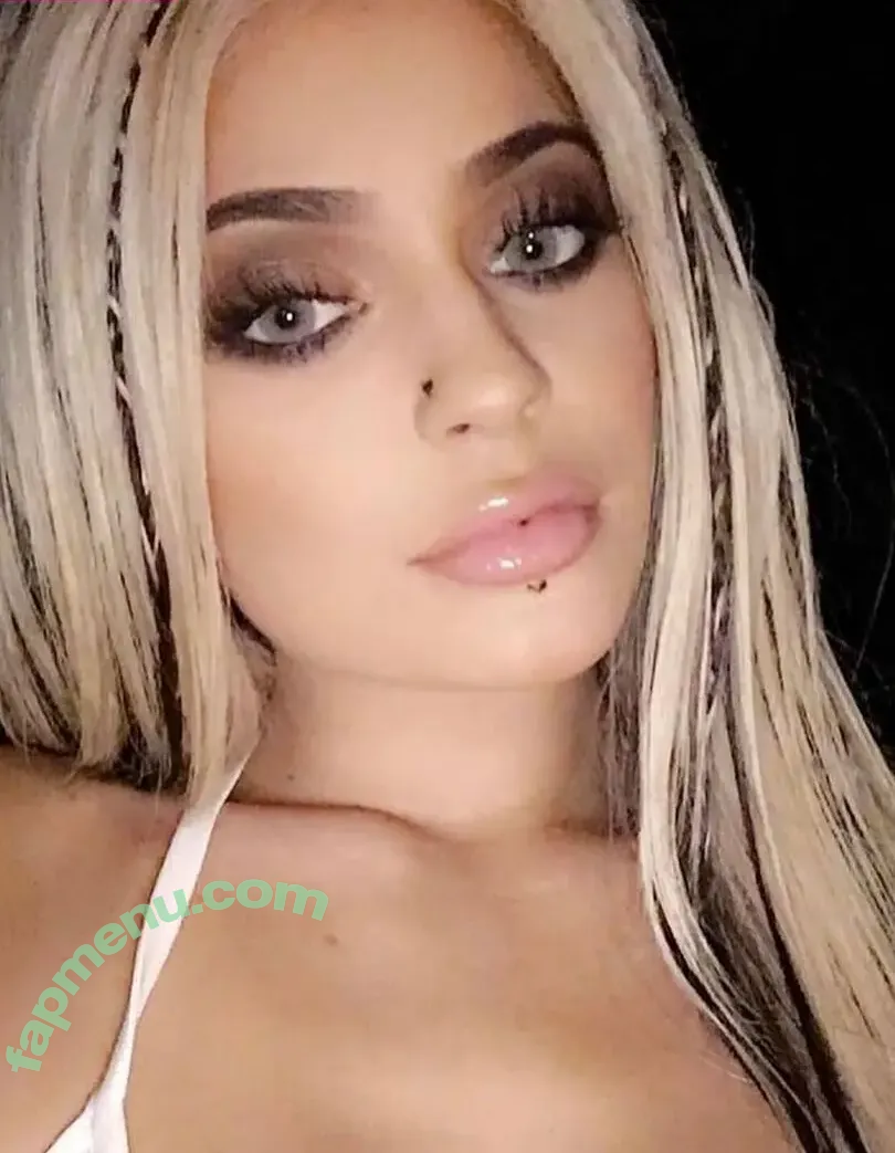 Kylie Jenner nude photo #3201 (KylieJenner / kyliejenner.2)