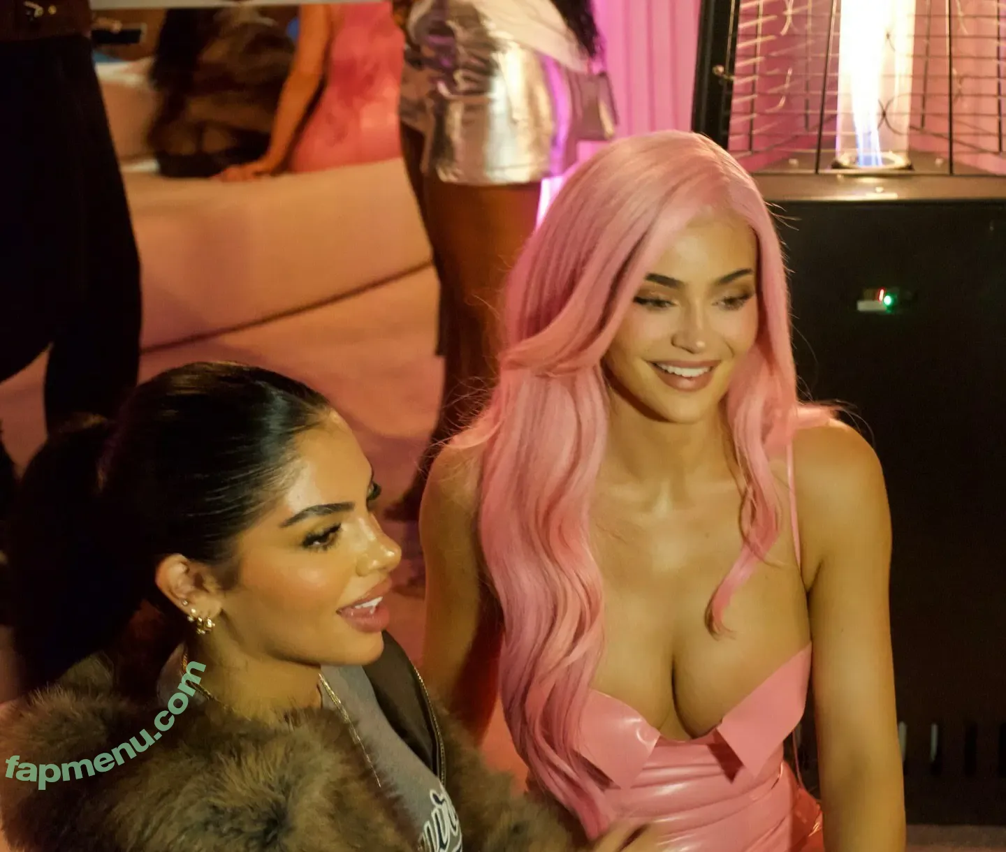 Kylie Jenner nude photo #3223 (KylieJenner / kyliejenner.2)