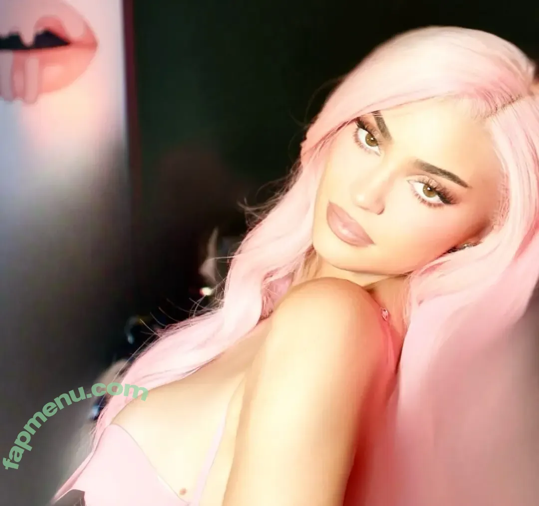 Kylie Jenner nude photo #3249 (KylieJenner / kyliejenner.2)