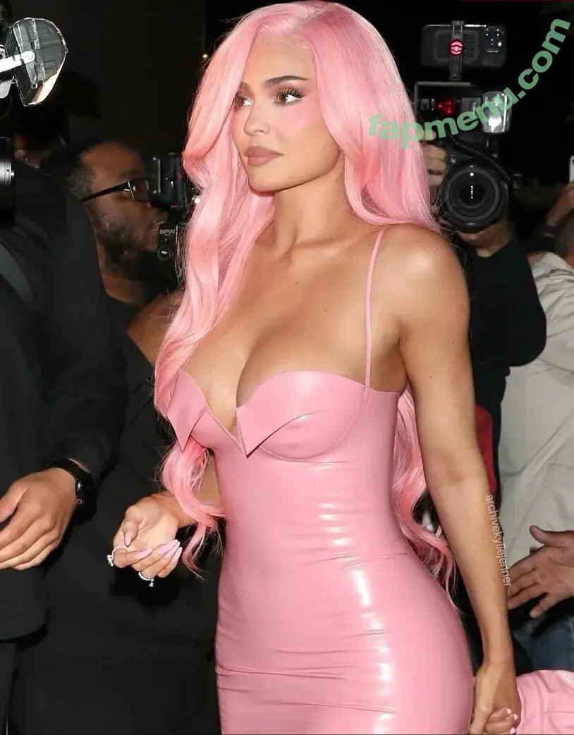 Kylie Jenner nude photo #3251 (KylieJenner / kyliejenner.2)