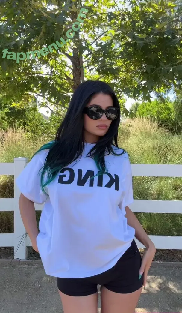 Kylie Jenner nude photo #3262 (KylieJenner / kyliejenner.2)