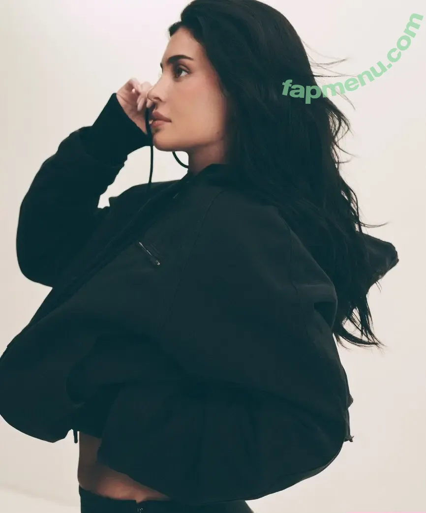 Kylie Jenner nude photo #3293 (KylieJenner / kyliejenner.2)