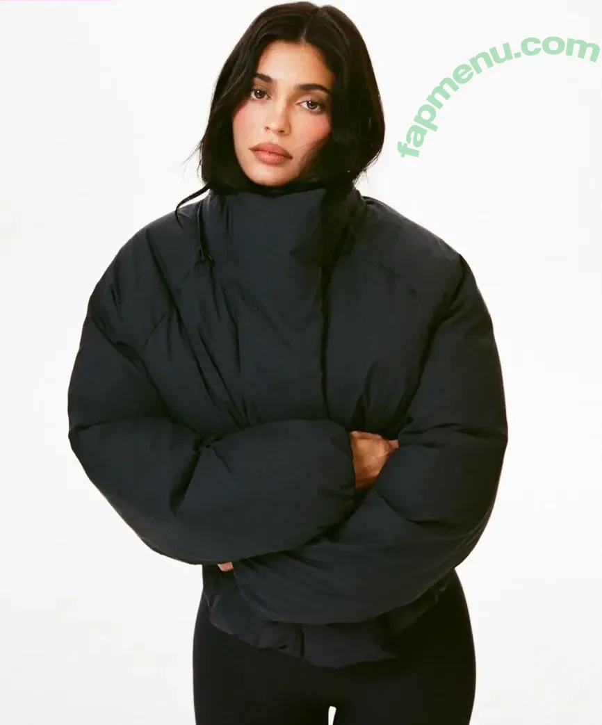 Kylie Jenner nude photo #3299 (kyliejenner / kyliejenner.2)