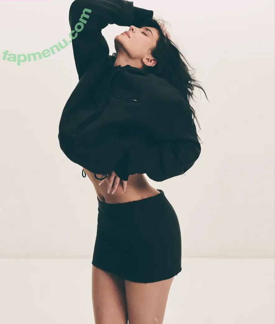 Kylie Jenner nude photo #3301 (KylieJenner / kyliejenner.2)