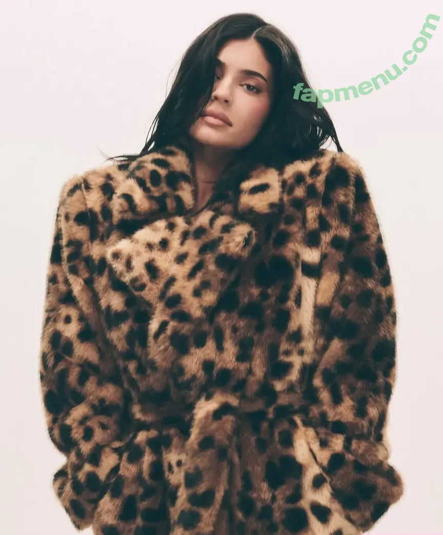 Kylie Jenner nude photo #3321 (KylieJenner / kyliejenner.2)
