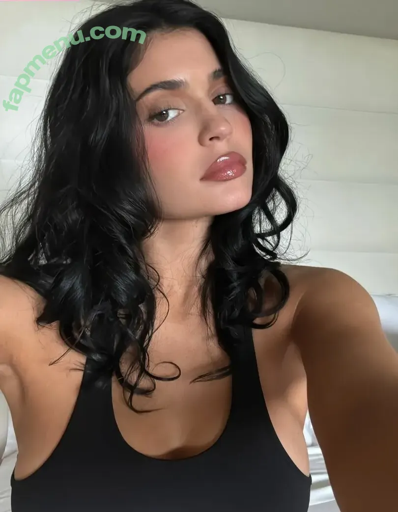 Kylie Jenner nude photo #3325 (KylieJenner / kyliejenner.2)