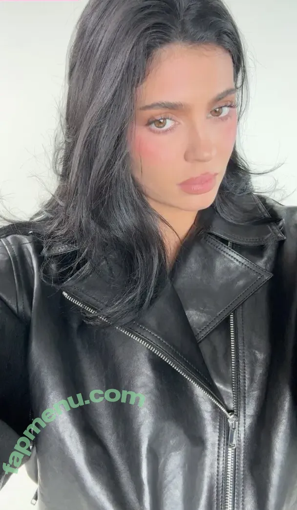 Kylie Jenner nude photo #3326 (KylieJenner / kyliejenner.2)