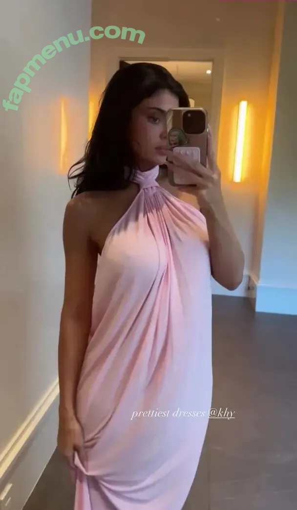 Kylie Jenner nude photo #3345 (KylieJenner / kyliejenner.2)